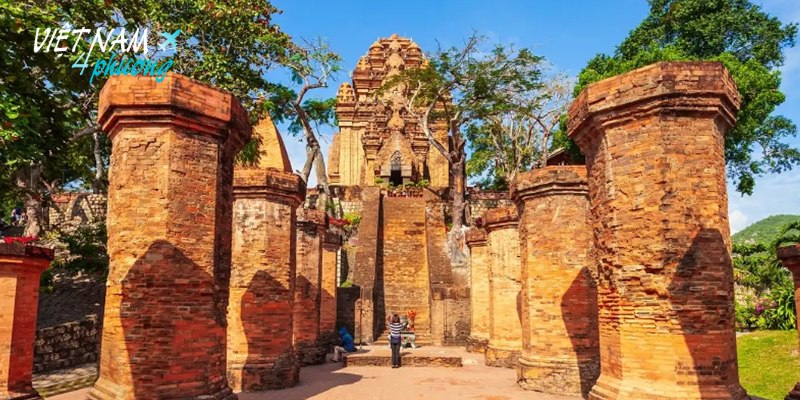 Kinh nghiệm tham quan Tháp Bà Ponagar